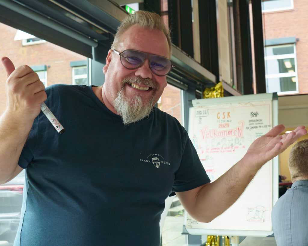 Kunstner Frank Høedt ved CSR-fejring 2025 i Horsens