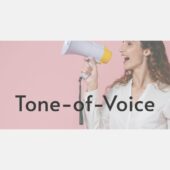 Kvinde med megafon og teksten Tone-of-Voice